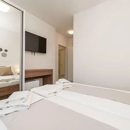 Apartments & Rooms Pool Villas Maris Novalja Exterior photo