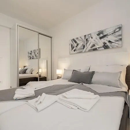 Apartments & Rooms Pool Villas Maris Novalja Exterior photo