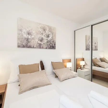 Apartments & Rooms Pool Villas Maris Novalja Exterior photo