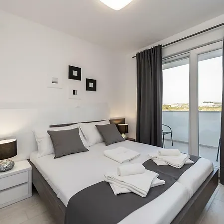 Apartments & Rooms Pool Villas Maris Novalja Exterior photo