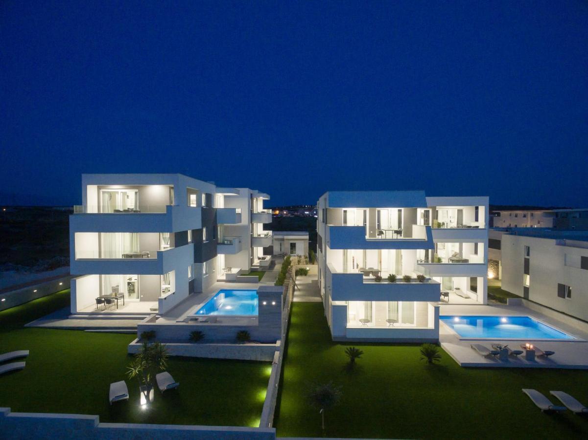 Apartments&rooms Pool Maris