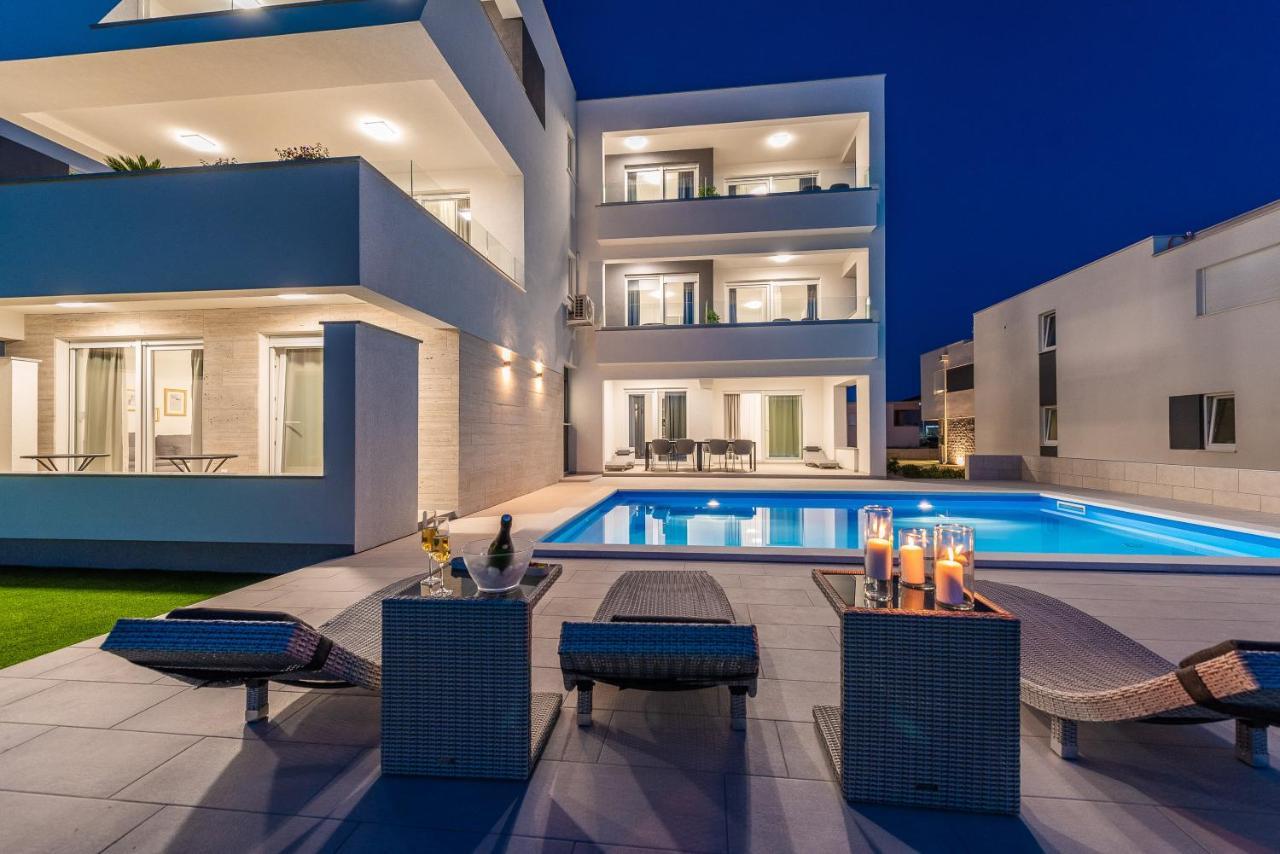 Apartments&rooms Pool Maris Novalja
