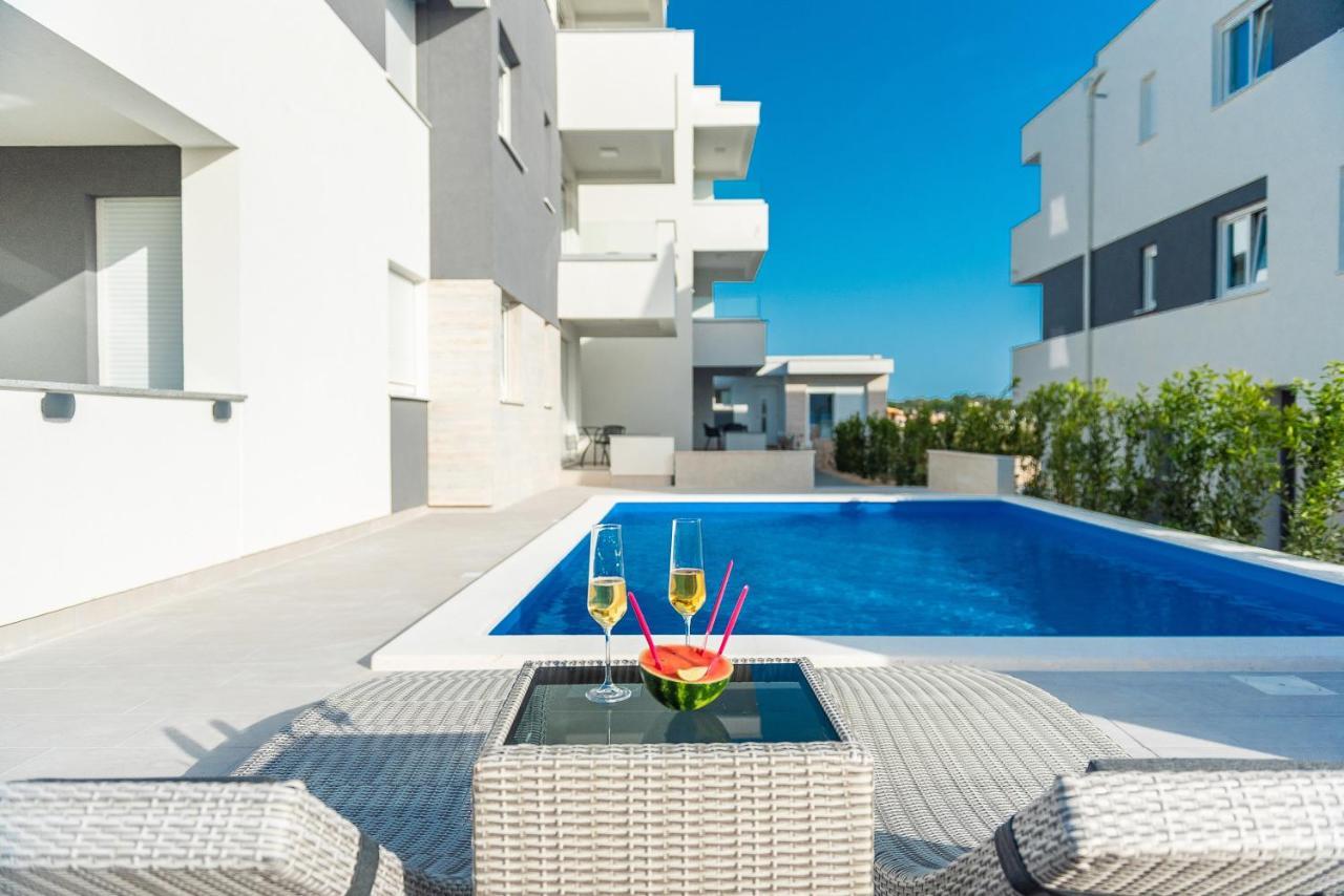 Apartments&rooms Pool Maris * Novalja
