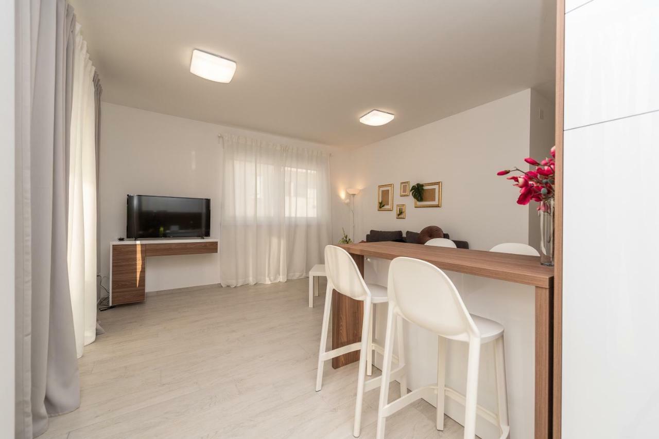 Apartments&rooms Pool Maris Apartamento *