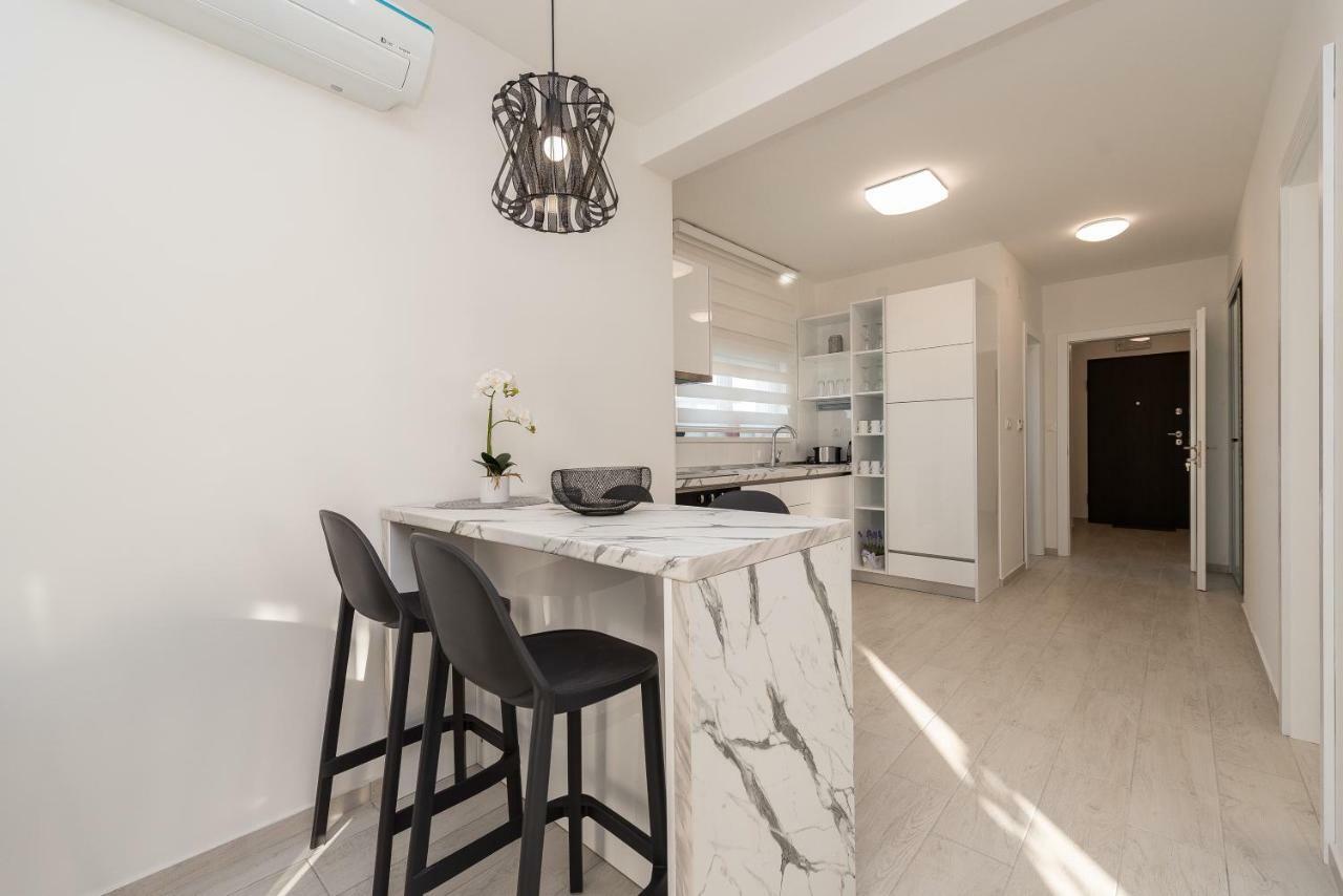 Apartamento Apartments&rooms Pool Maris *