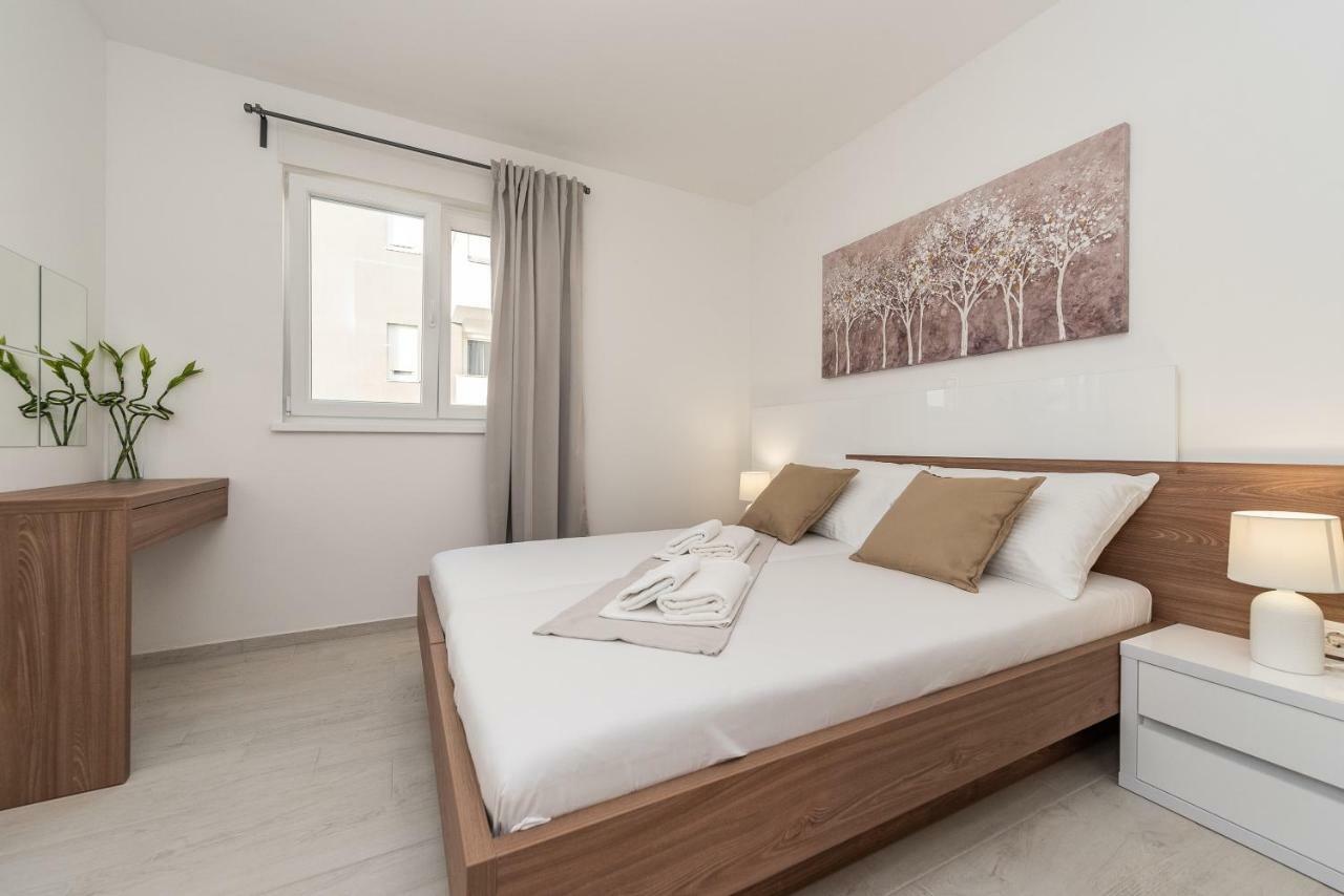 Apartments&rooms Pool Maris